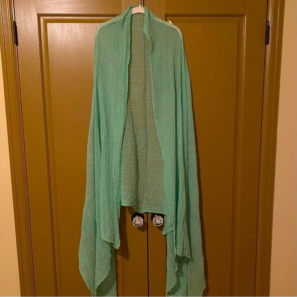Hand-Dyed Gauzy Oversize Wrap/Scarf in Mint Green — VGUC